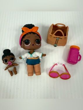 LOL Surprise Doll Foxy and Lil Foxy from Retro Club Series 3 w/ Sunglasses MGA